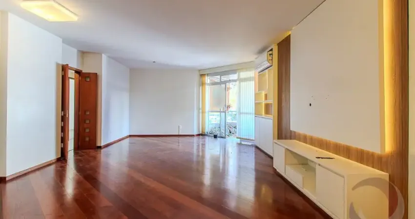 LINDO APARTAMENTO DE 3 DORMITÓRIOS NO CENTRO DE FLORIANÓPOLIS