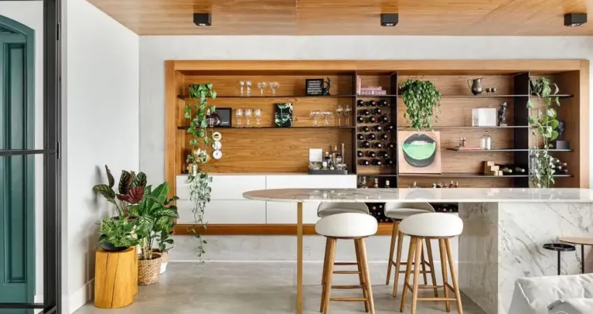LINDO APARTAMENTO DE 4 DORMITÓRIOS NO CENTRO DE FLORIANÓPOLIS