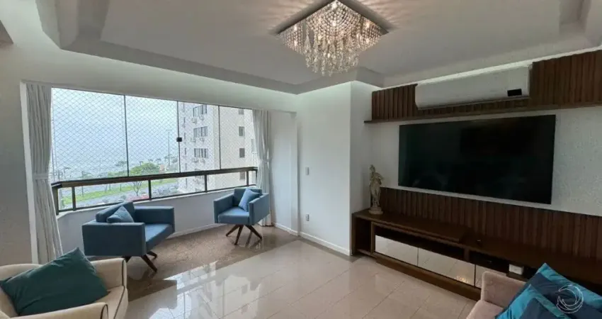 LINDO APARTAMENTO DE 3 DORMITÓRIOS NO CENTRO DE FLORIANÓPOLIS