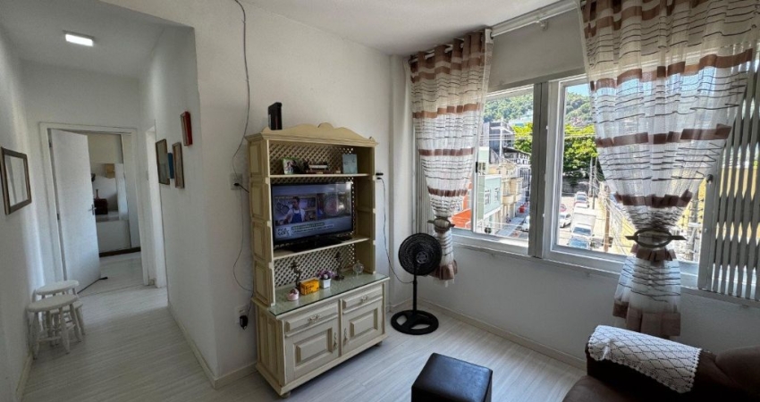ÓTIMO APARTAMENTO DE 2 DORMITÓRIOS NO CENTRO DE FLORIANÓPOLIS
