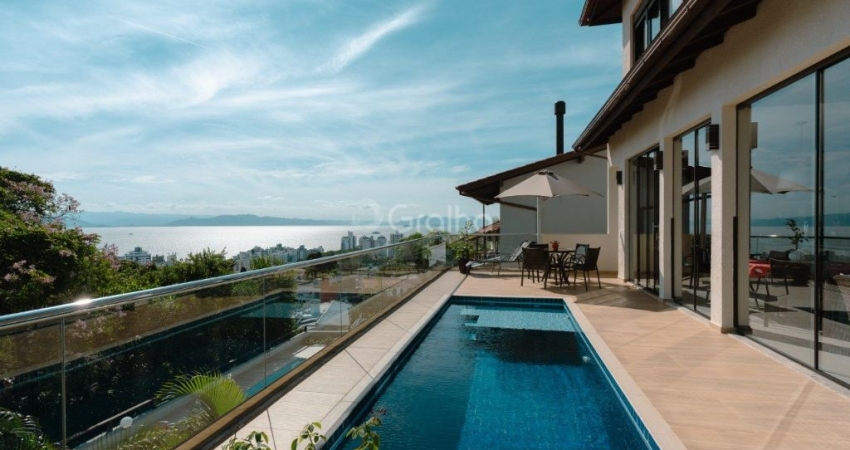 ÓTIMA CASA DE 4 DORMITÓRIOS NO CENTRO DE FLORIANÓPOLIS