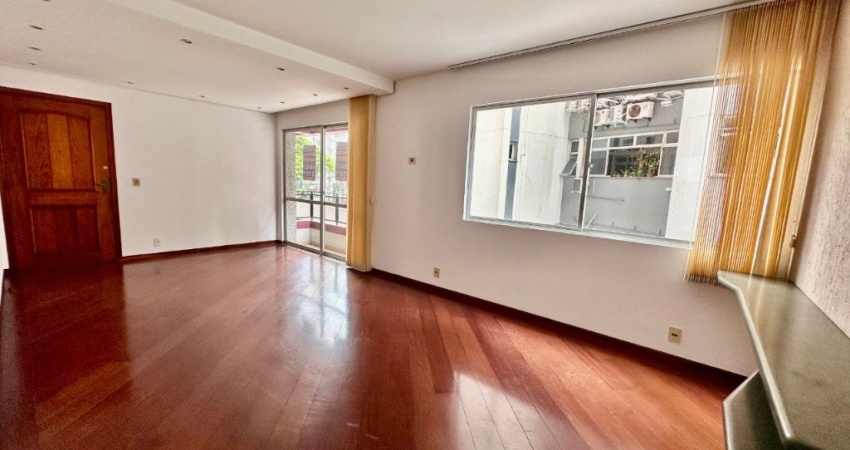 LINDO APARTAMENTO DE 3 DORMITÓRIOS NO CENTRO DE FLORIANÓPOLIS