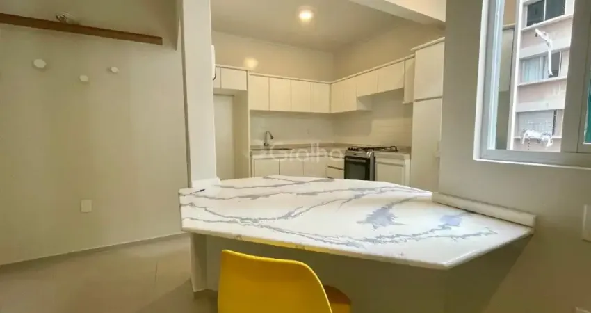 ÓTIMO APARTAMENTO DE 2 DORMITÓRIOS NO CENTRO DE FLORIANÓPOLIS