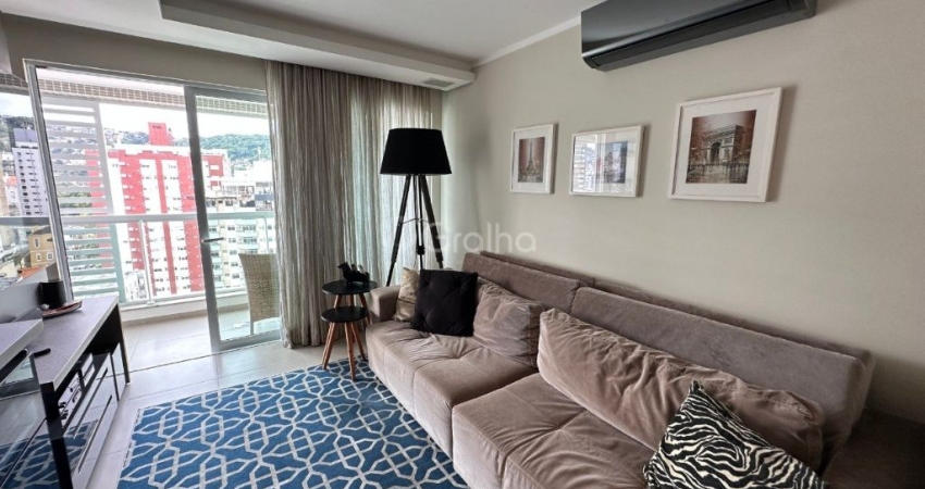 ÓTIMO APARTAMENTO DE 2 SUÍTES NO CENTRO DE FLORIANÓPOLIS