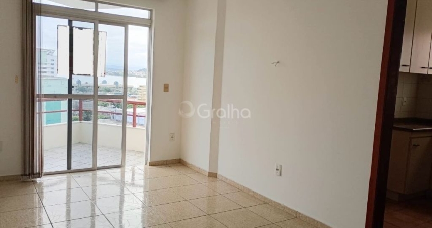 ÓTIMO APARTAMENTO DE 2 DORMITÓRIOS NO CENTRO DE FLORIANÓPOLIS