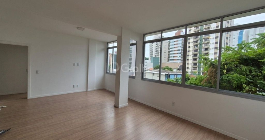 APARTAMENTO DE 3 DORMITÓRIOS SENDO 1 SUÍTE NO CENTRO DE FLORIANÓPOLIS