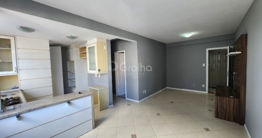 APARTAMENTO DE 61 METROS QUADRADOS COM 2 DORMITÓRIOS NO CENTRO DE FLORIANÓPOLIS