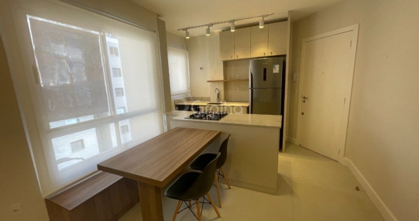 ÓTIMO APARTAMENTO DE 1 SUÍTE NO CENTRO DE FLORIANÓPOLIS