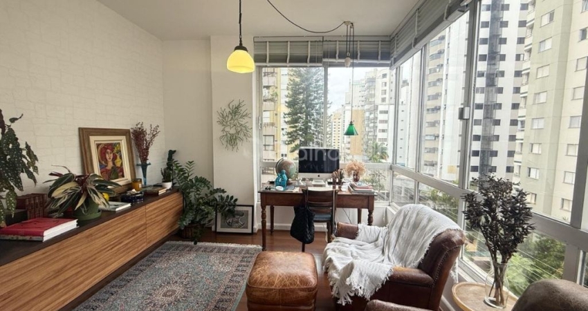 ÓTIMO APARTAMENTO DE 3 DORMITÓRIOS NO CENTRO DE FLORIANÓPOLIS