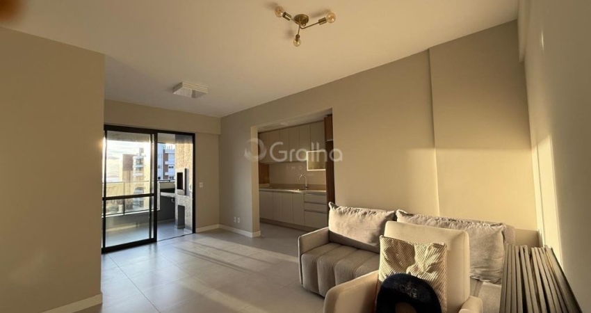 APARTAMENTO DE 2 DORMITÓRIOS NO CENTRO DE FLORIANÓPOLIS