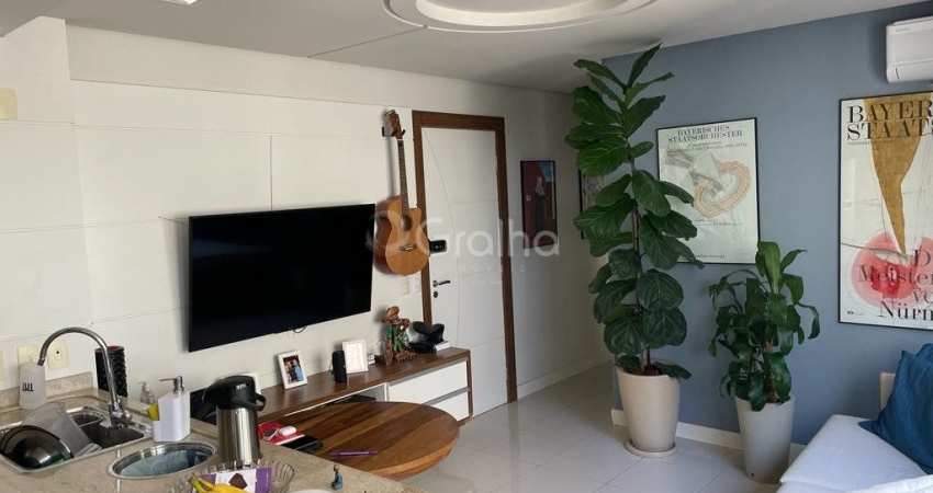 LINDO APARTAMENTO DE 1 DORMITÓRIO NO CENTRO DE FLORIANÓPOLIS