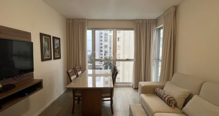 APARTAMENTO DE 2 DORMITÓRIOS NO CENTRO DE FLORIANÓPOLIS