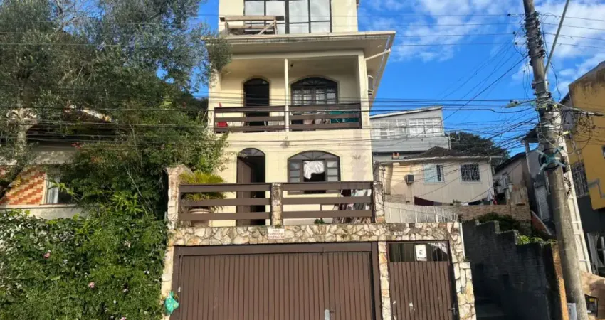 CASAS RESIDENCIAL DE 7 DORMITÓRIOS NO CENTRO DE FLORIANÓPOLIS