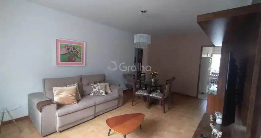 Casa Residencial de 246m² com 5 quartos na Trindade