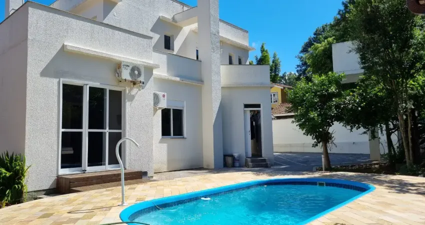 Linda casa residencial de 4 dormitórios no bairro cacupé em florianópolis