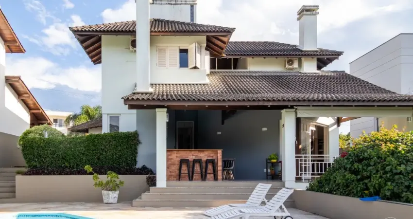 Linda casa residencial de 3 dormitórios no bairro cacupé em florianópolis