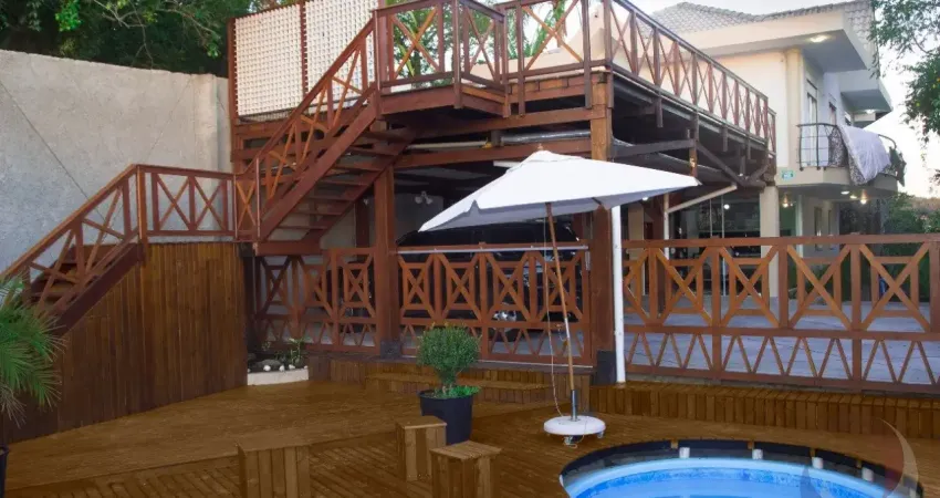 Linda casa residencial de 7 dormitórioss no bairro cacupé em florianópolis