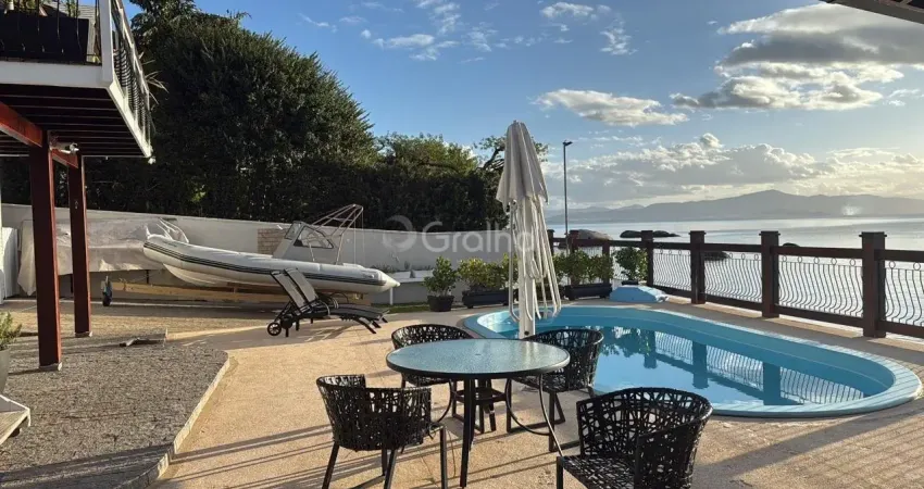 Maravilhosa casa de 320m² com 3 quartos sendo 1 suíte em cacupé