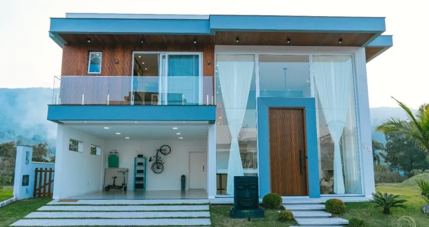 Maravilhosa casa alto padrão 5 quartos sendo 4 suítes em ratones