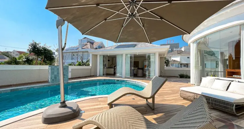 Maravilhosa casa de 1200m² com 8 quartos sendo 6 suítes em jurerê