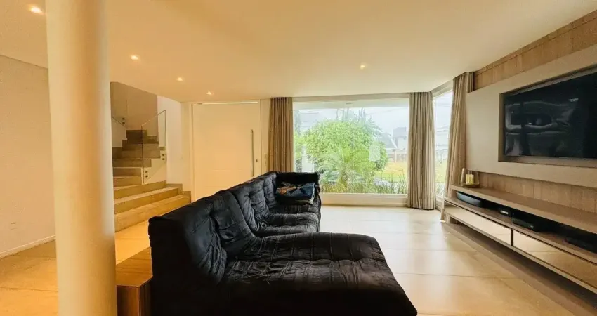 Casa residencial de 3 dormitórios no bairro jurerê internacional