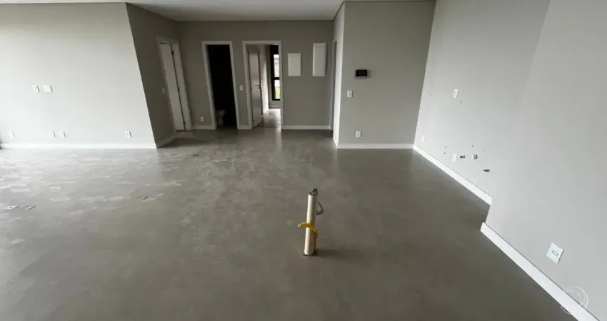 Maravilhoso apartamento alto padrão, 3 suítes no bairro jurerê.