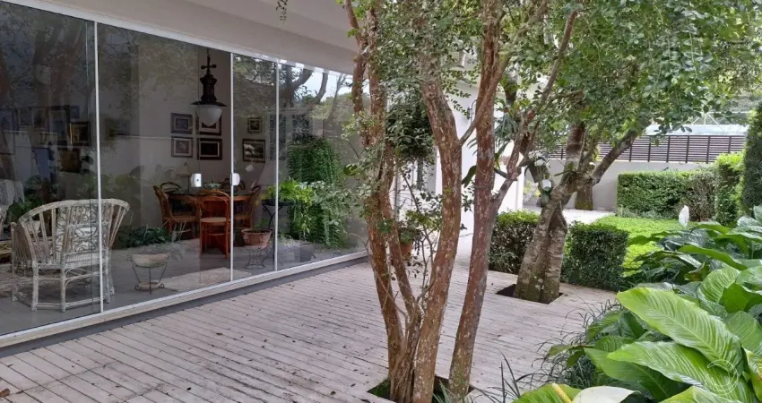 MARAVILHOSA Casa Residencial de 286m² com 3 Suites em Jurerê