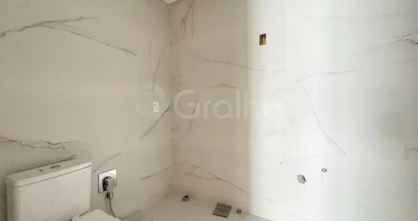 MARAVILHOSO Apartamento com 3 suítes com 140,97m² em Jurerê.