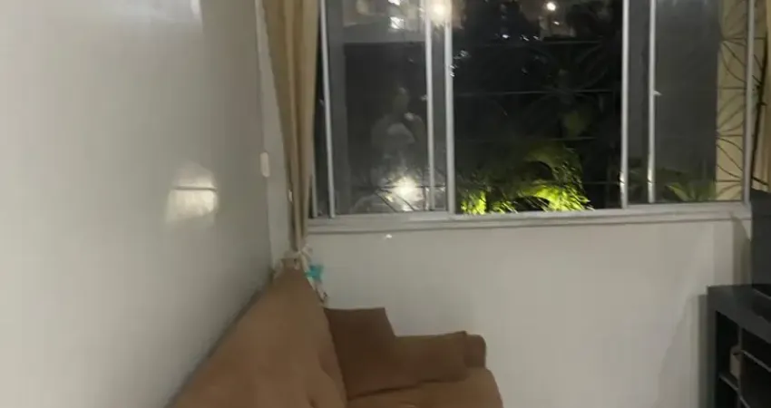 Apartamento com 3 quartos para alugar na Rua Deputado Jairo Azi, Trobogy, Salvador