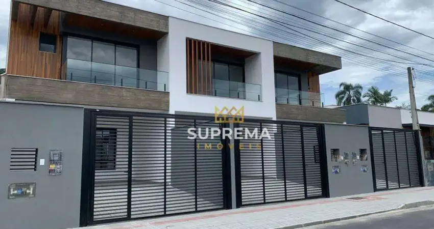 Sobrado com 3 dormitórios à venda, 136 m² por R$ 868.000,00 - Saguaçu - Joinville/SC