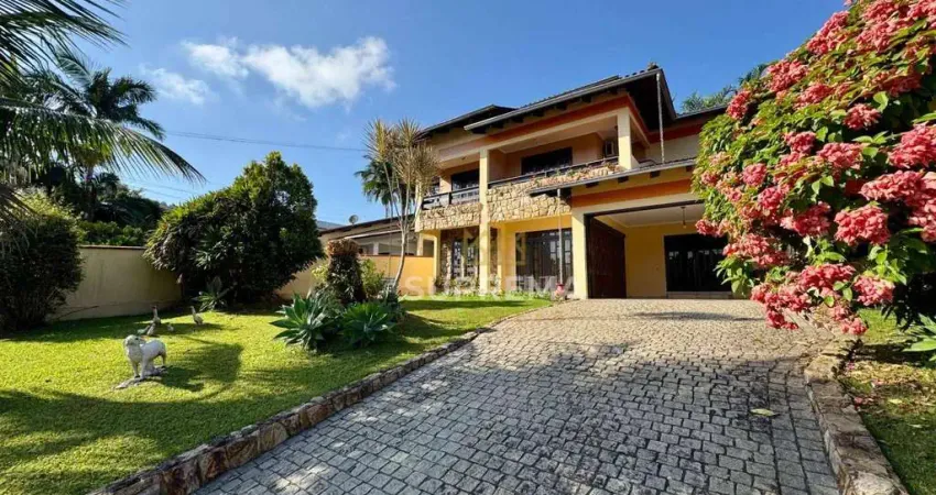 Casa com 4 dormitórios para alugar, 400 m² por R$ 6.900,00/mês - Bom Retiro - Joinville/SC