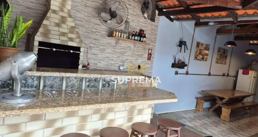 Casa com 3 dormitórios à venda, 151 m² por R$ 560.000,00 - Costa e Silva - Joinville/SC