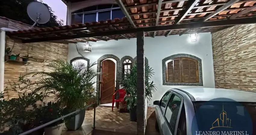 Casa à venda com 5 quartos, 216 m² - jardim vila rica – volta redonda/rj