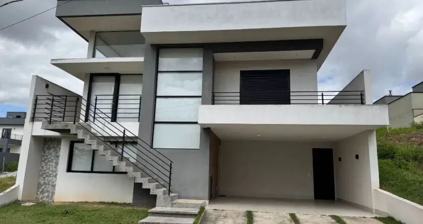 Casa Sobrado, 3 dormitórios (1 suíte), escritório, condomínio fechado, Verana.