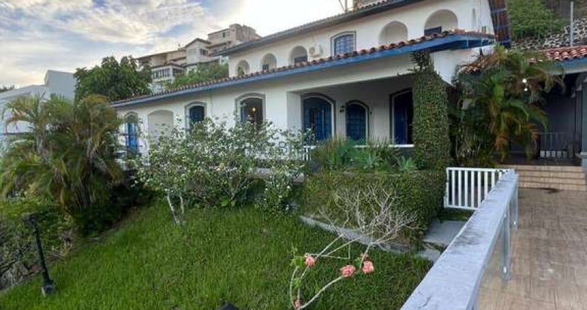 Excelente casa estilo colonial à venda com vista mar e piscina - Ilhéus