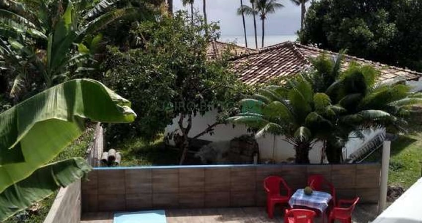 Vendo Casa de Praia Paradisíaca com Piscina e Área Verde em Olivença - BA