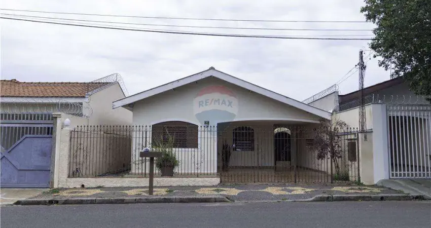 Casa com 3 dormitórios sala copa cozinha wc  social e serviço edícula  à venda, 170 m²