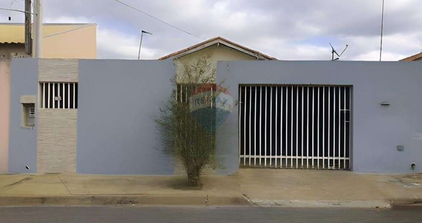 Charmosa Casa com Quintal e Varanda Gourmet