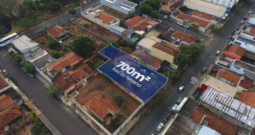 Terreno à venda com 300m² e 400m², totalizando 700m² na rua: baguaçu, araçatuba/sp