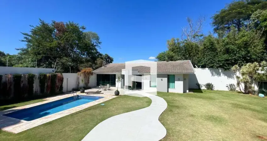Casa com 4 dormitórios à venda, 430 m² por R$ 1.890.000,00 - Vila Martins - Apucarana/PR