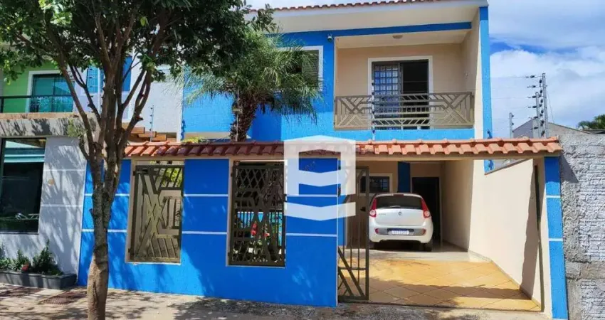 Casa com 3 dormitórios à venda, 138 m² por R$ 470.000,00 - Jardim Flamingos - Apucarana/PR