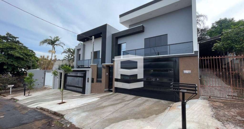 Casa com 3 dormitórios à venda, 176 m² por R$ 760.000,00 - Vila São Carlos - Apucarana/PR