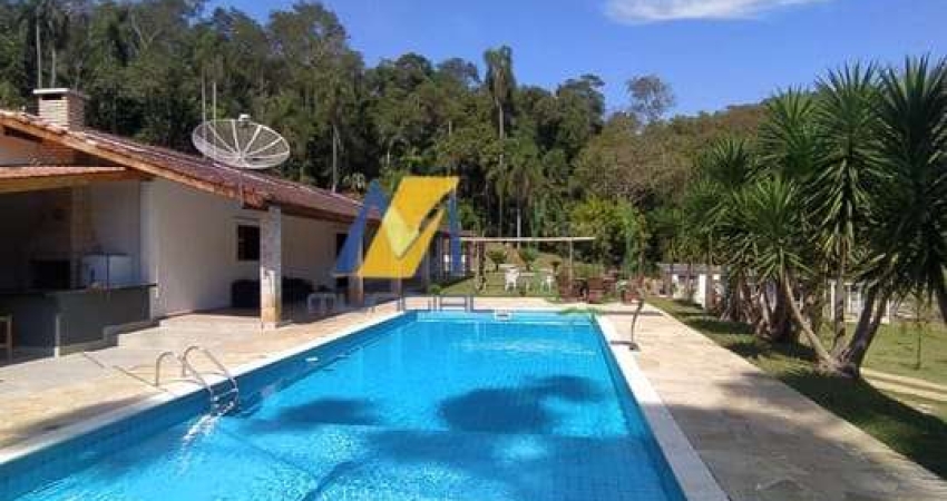 Chácara / sítio com 4 quartos para alugar na Chácara Bananal, Arujá 