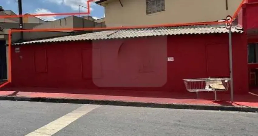 Prédio comercial com 3 vagas, 250m² de área construída, piso superior de 18m² - ótima oportunidade!