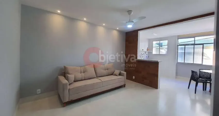 Apartamento linear reformado, 2 quartos, Centro - Cabo Frio