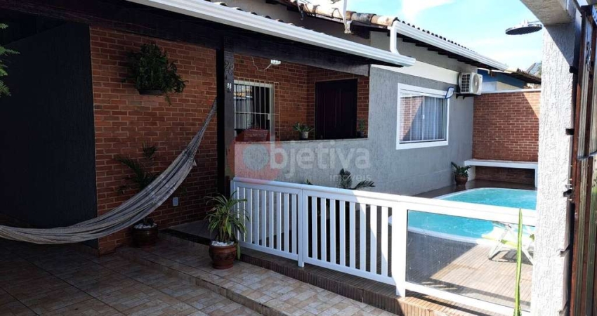 Casa Individual em condominio, 2 quartos, Bacaxá, Saquarema - RJ