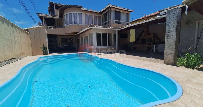 Casa duplex, 3 quartos, para locação no Condomínio do Pássaros - Cabo Frio