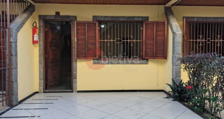 Casa duplex em condomínio, 3 quartos, Portinho - Cabo Frio