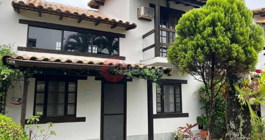 Casa duplex em condomínio, 2 quartos, lazer completo, Ogiva - Cabo Frio