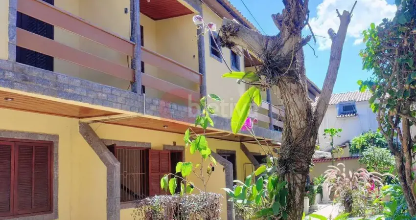Casa duplex em condomínio, 3 suítes, 92m², Portinho - Cabo Frio